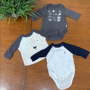 Baby Gap 0-3M Bundle, 1 shirt, 2 onesies EUC
